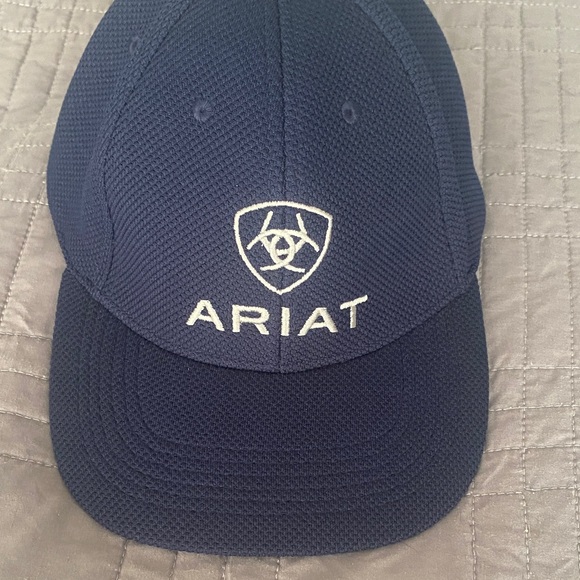Ariat Navy Blue Cap with Logo Fitted - Picture 4 of 8